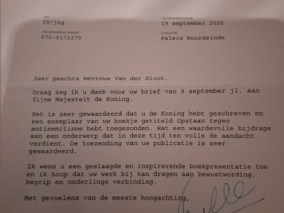 Koning prijst boek op Urk: “Waardevolle bijdrage aan een urgent maatschappelijk thema”
